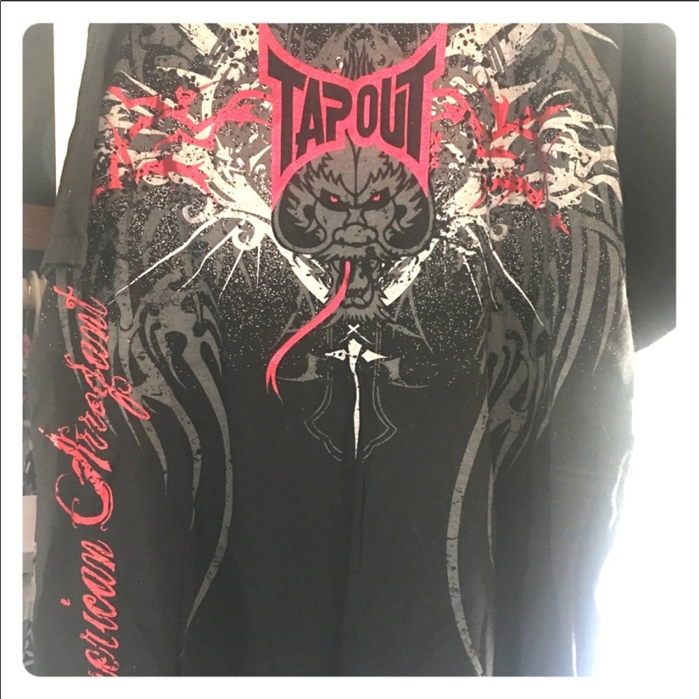 Men’s tapout shirt